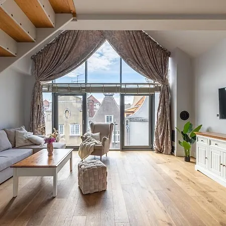 With Mezzanine Danzica